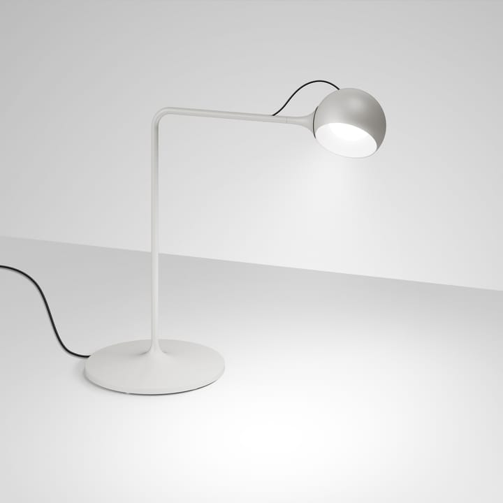 Ixa pöytävalaisin, White-grey Artemide