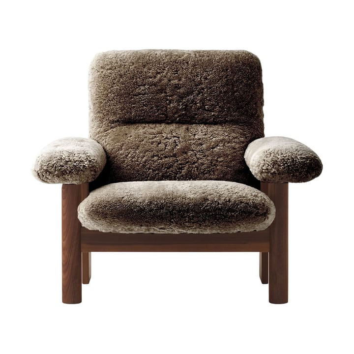 Brasilia nojatuoli, Dark oak-Sahara sheepskin curly Audo Copenhagen