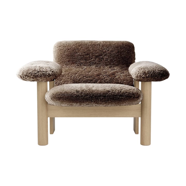 Brasilia nojatuoli low back, Natural oak-Sahara sheepskin curly Audo Copenhagen