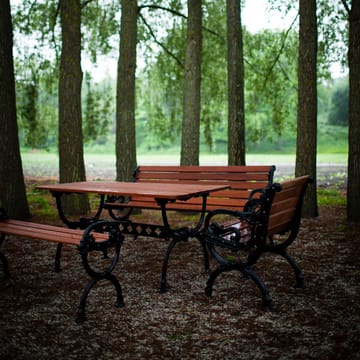 Byarum nojatuoli - Mänty ruskea laseeraus, valkoinen jalusta - Byarums bruk