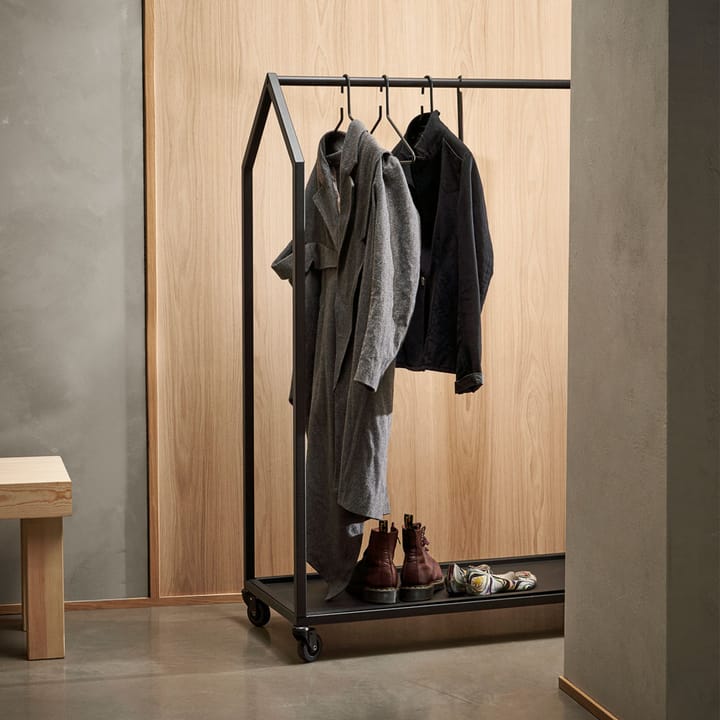 Clothing House -vaateteline, Musta Essem Design