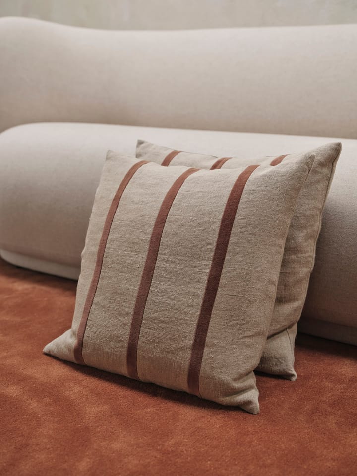 Senti Stripe tyyny 50x50 cm - Linen-carob brown - ferm LIVING