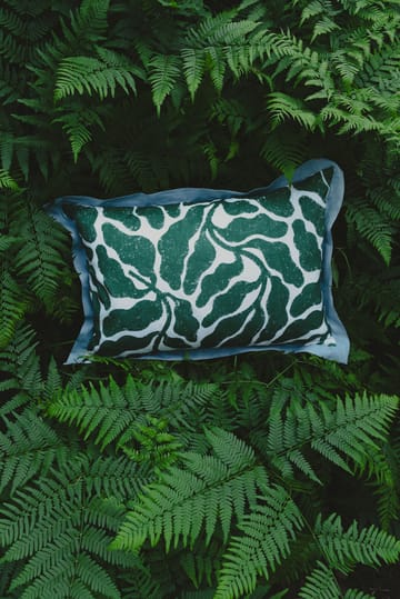 Leaves tyynynpäällinen kontrastoiva siipi 48x68 cm - Green-blue - Fine Little Day