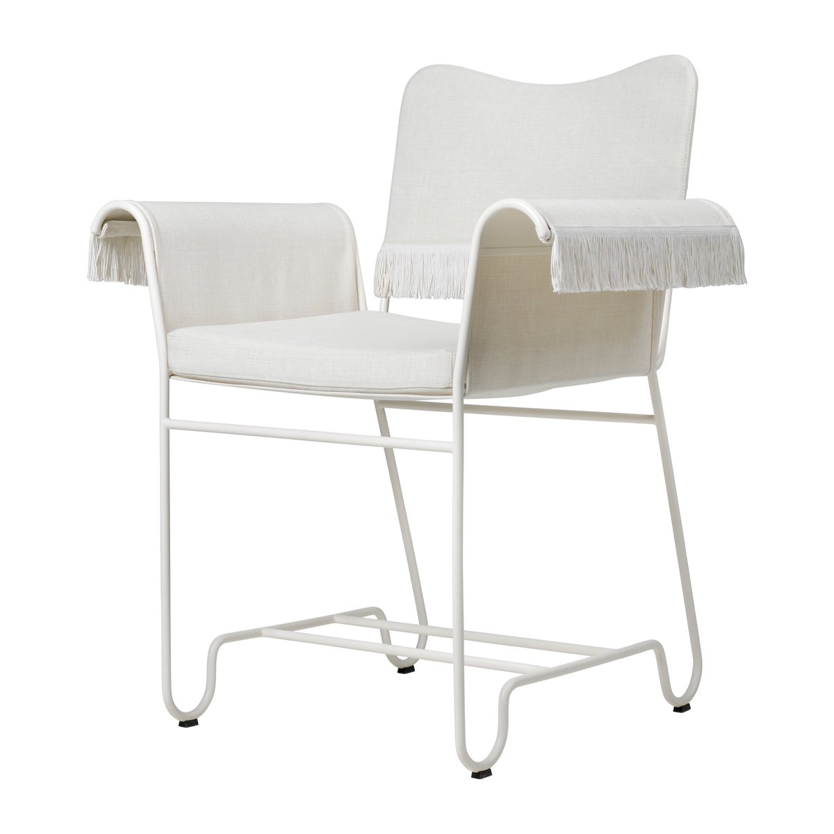 Gubi Tropique käsinojallinen tuoli hapsuilla White semi matt-Leslie 06