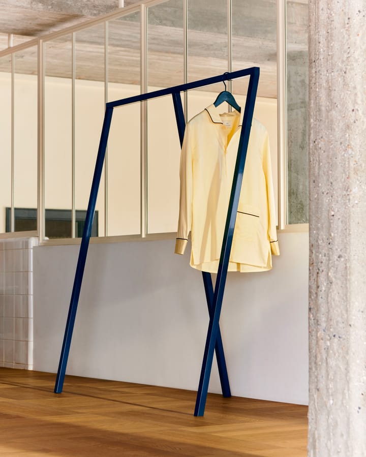 Loop Stand Wardrobe naulakko, Deep blue HAY