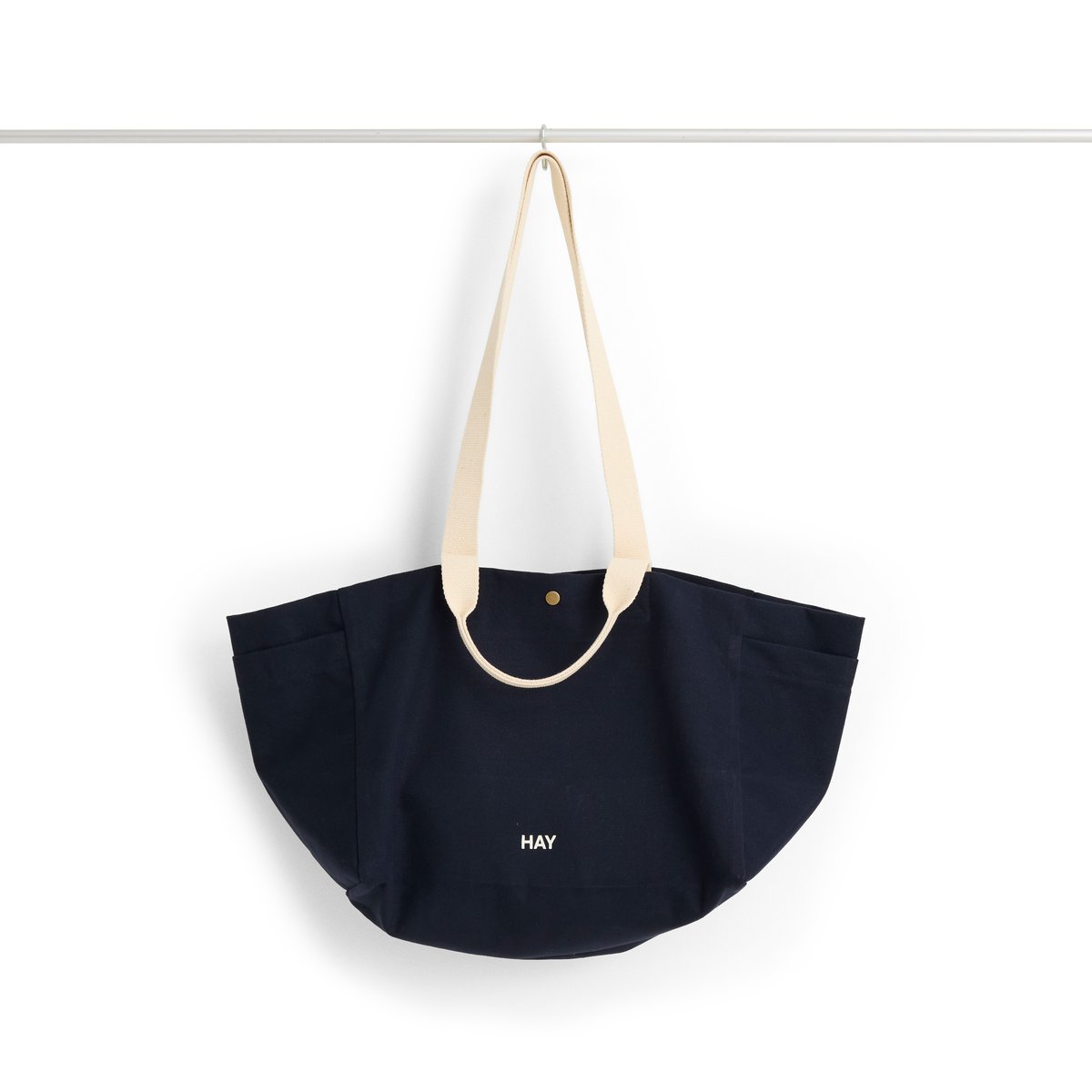 HAY Weekend Bag No 2 laukku S 26×56 cm Midnight blue