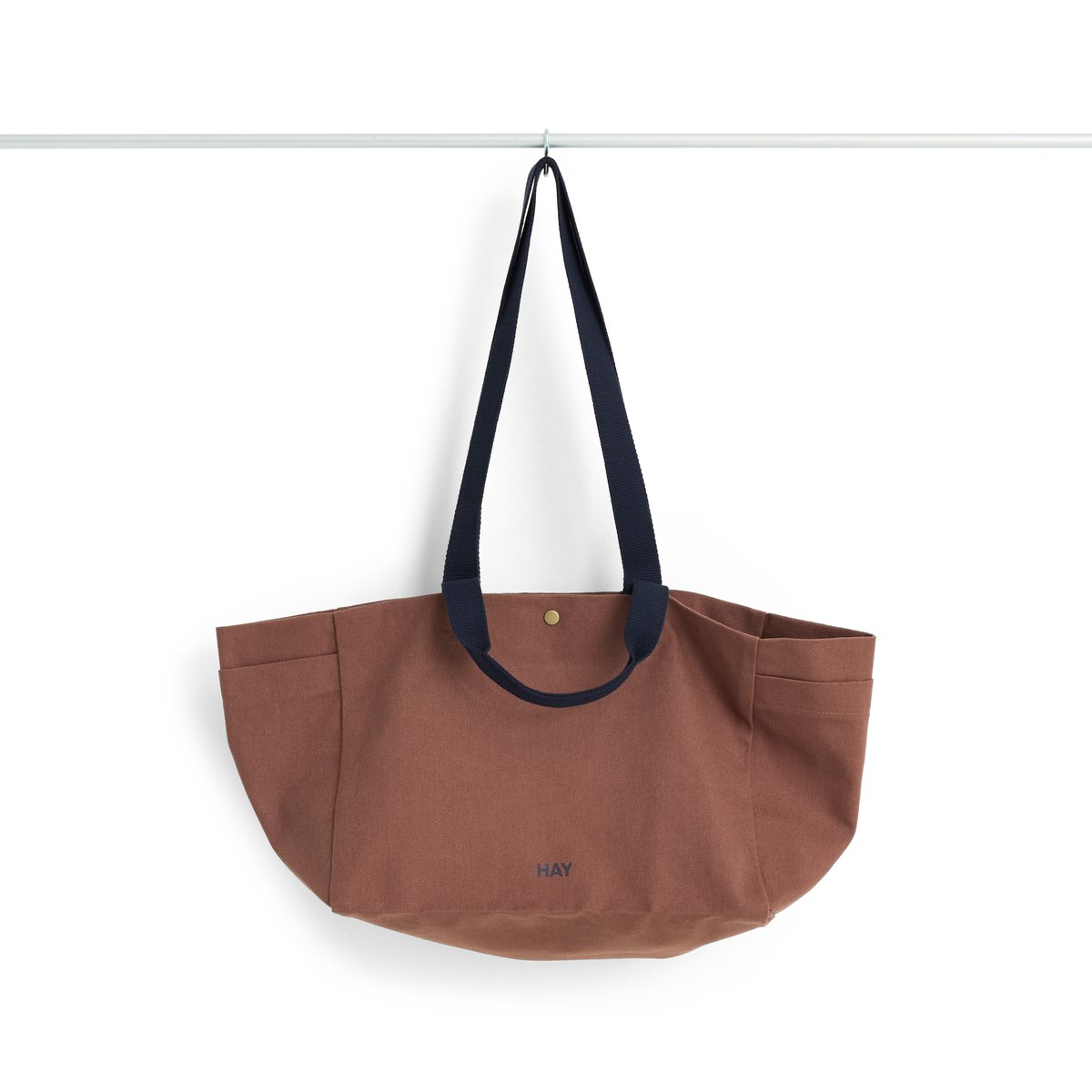 HAY Weekend Bag No 2 laukku S 26×56 cm Milk chocolate