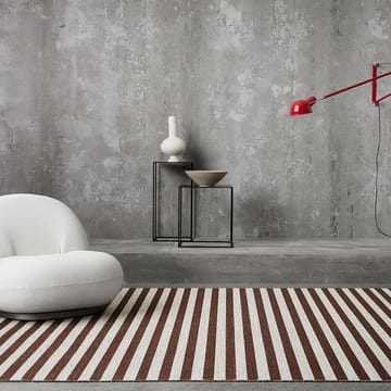 Narrow Stripe Icon -matto - Red clay 300 x 195 cm - Kasthall