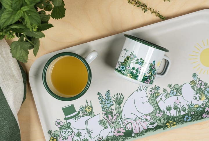 Moomin emalimuki 37 cl, Puutarhassa Muurla