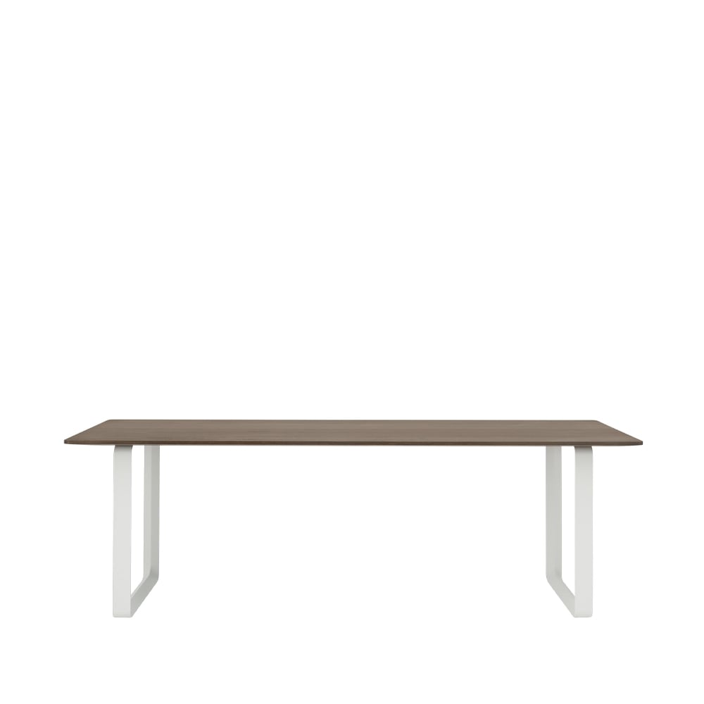 Muuto 70/70 ruokapöytä 225 x 90 cm Solid smoked oak-White