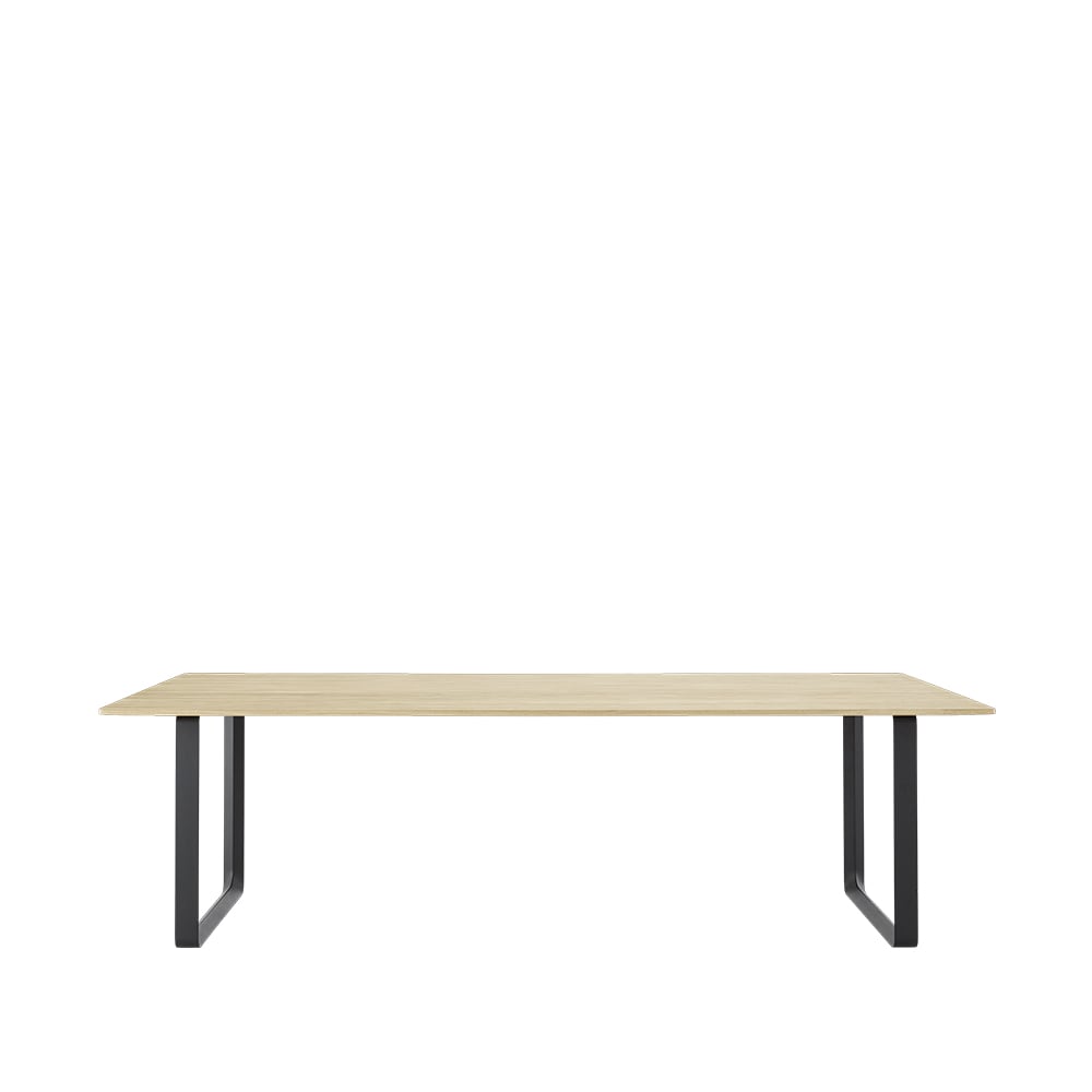 Muuto 70/70 ruokapöytä 255 x 108 cm Solid oak-Black