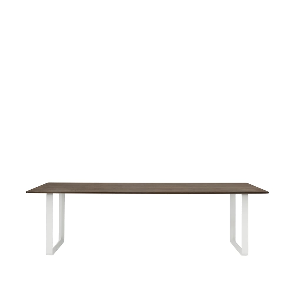 Muuto 70/70 ruokapöytä 255 x 108 cm Solid smoked oak-White