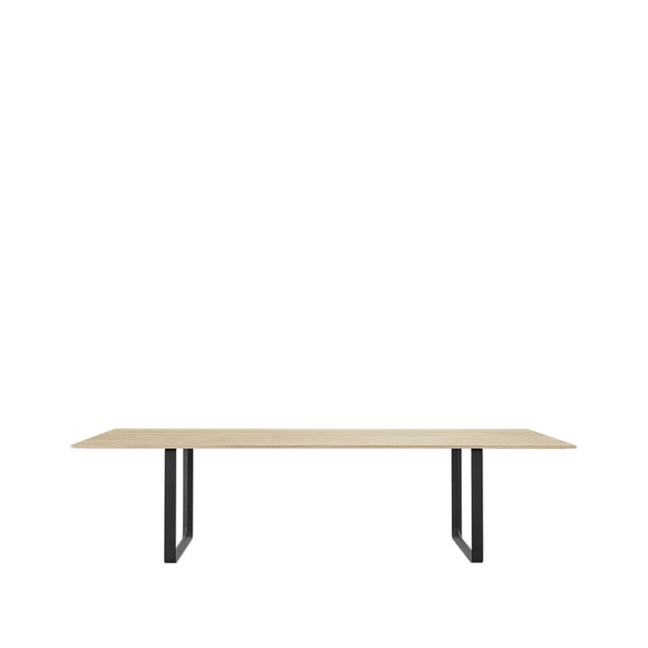 70/70 ruokapöytä 295 x 108 cm - Solid oak-Black - Muuto