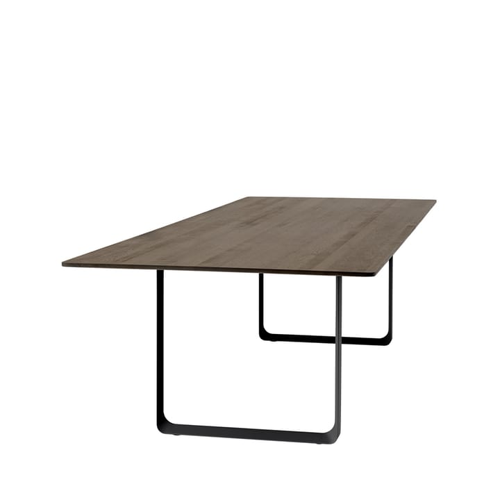 70/70 ruokapöytä 295 x 108 cm - Solid smoked oak-Black - Muuto