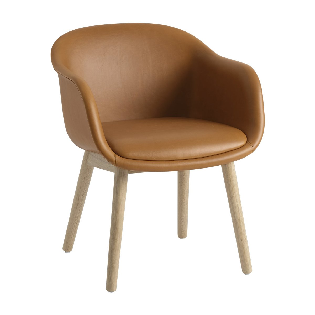 Muuto Fiber Conference Armchair puujaloilla Refine leather cognac-oak