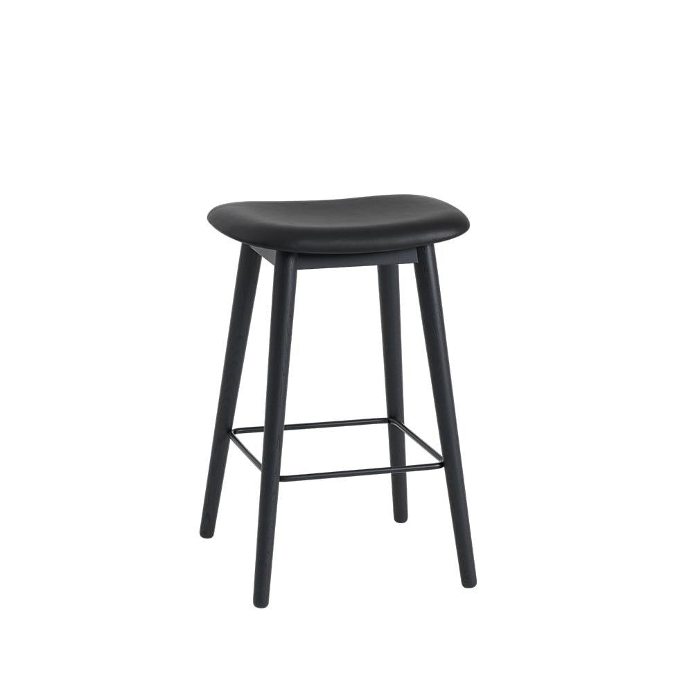 Muuto Fiber counter stool 65 cm Nahka black mustat jalat