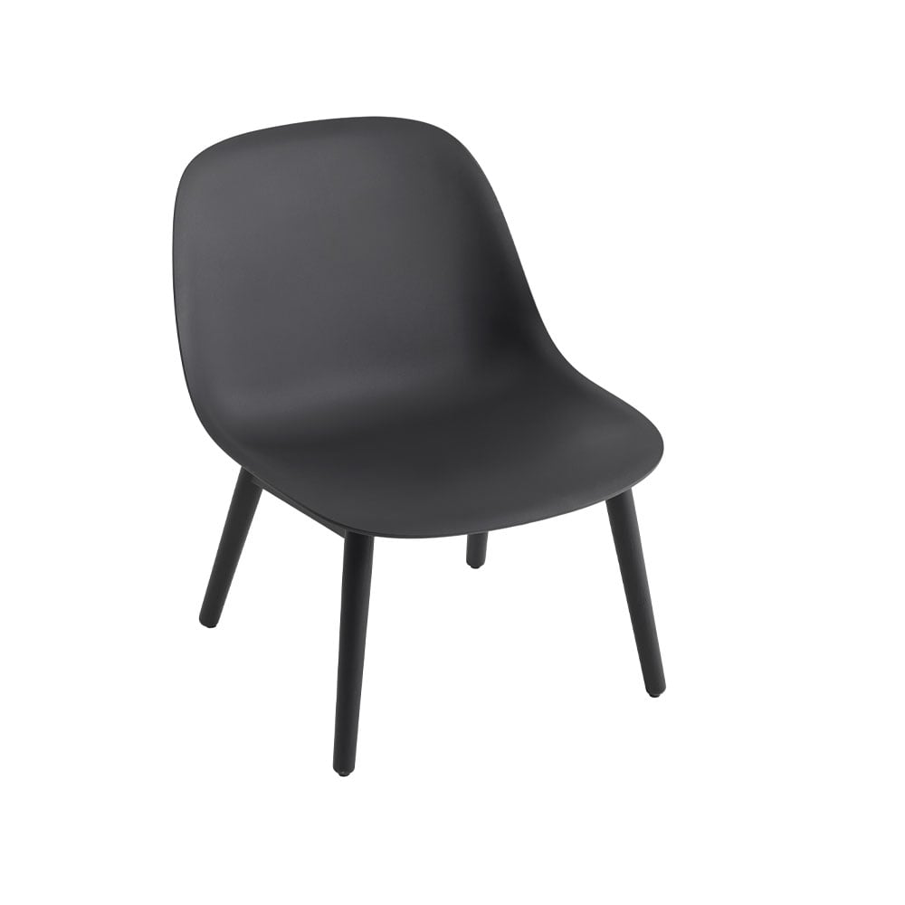 Muuto Fiber loungetuoli wood base Black mustat jalat