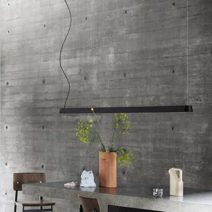 Linear riippuvalaisin, Black, 87,2 cm Muuto