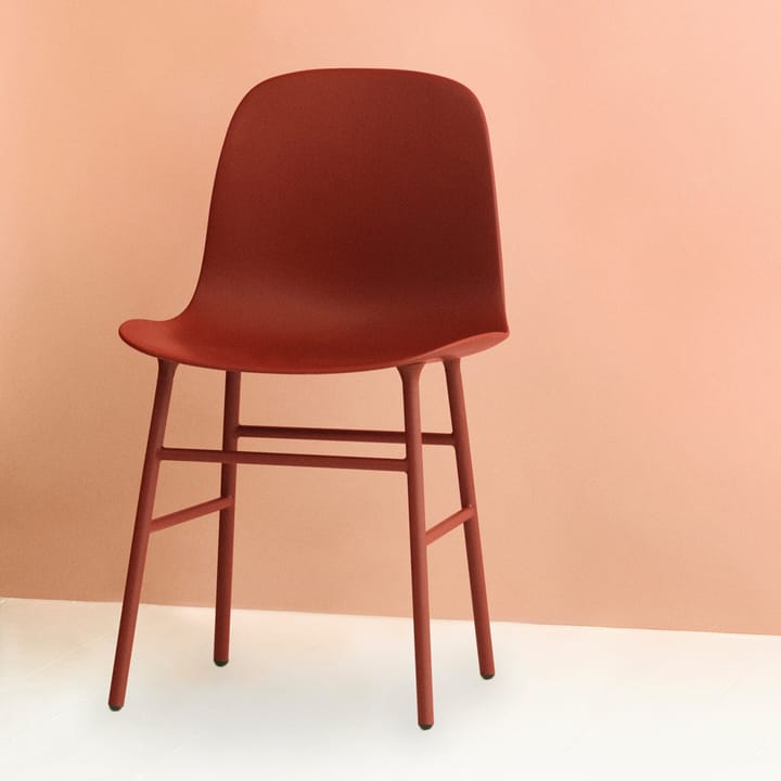 Form tuoli, Red, mustat jalat Normann Copenhagen