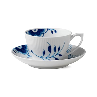 Royal Copenhagen Blue Fluted Mega teekuppi ja aluslautanen 28 cl