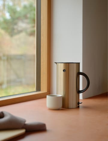 EM77 vedenkeitin (EU) 1,5 L - Brushed brass - Stelton